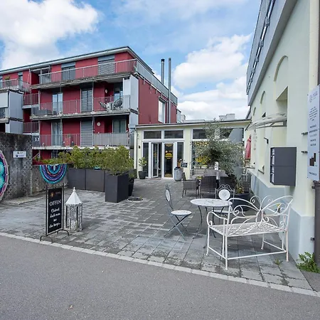 Beautiful In Bern With Parking, Massage & Meetingroom Available Остермундиген