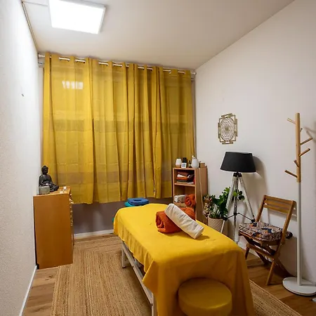 Beautiful In Bern With Parking, Massage & Meetingroom Available