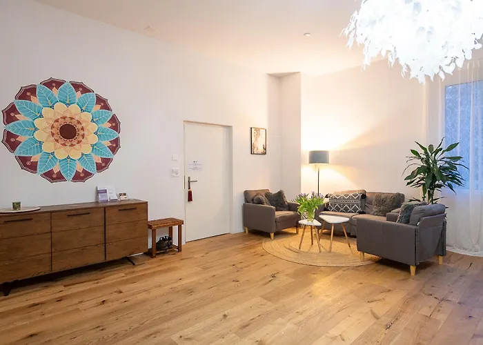 Beautiful In Bern With Parking, Massage & Meetingroom Available Остермундиген